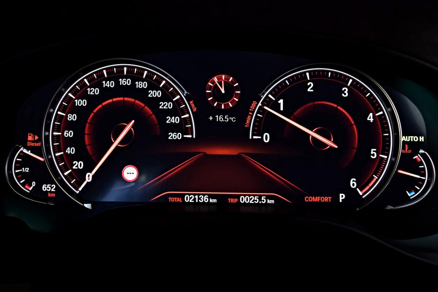 Интерьер BMW X3 xDrive30d xLine (G01) 2017 года  (WW) (фото 150 из 178)
